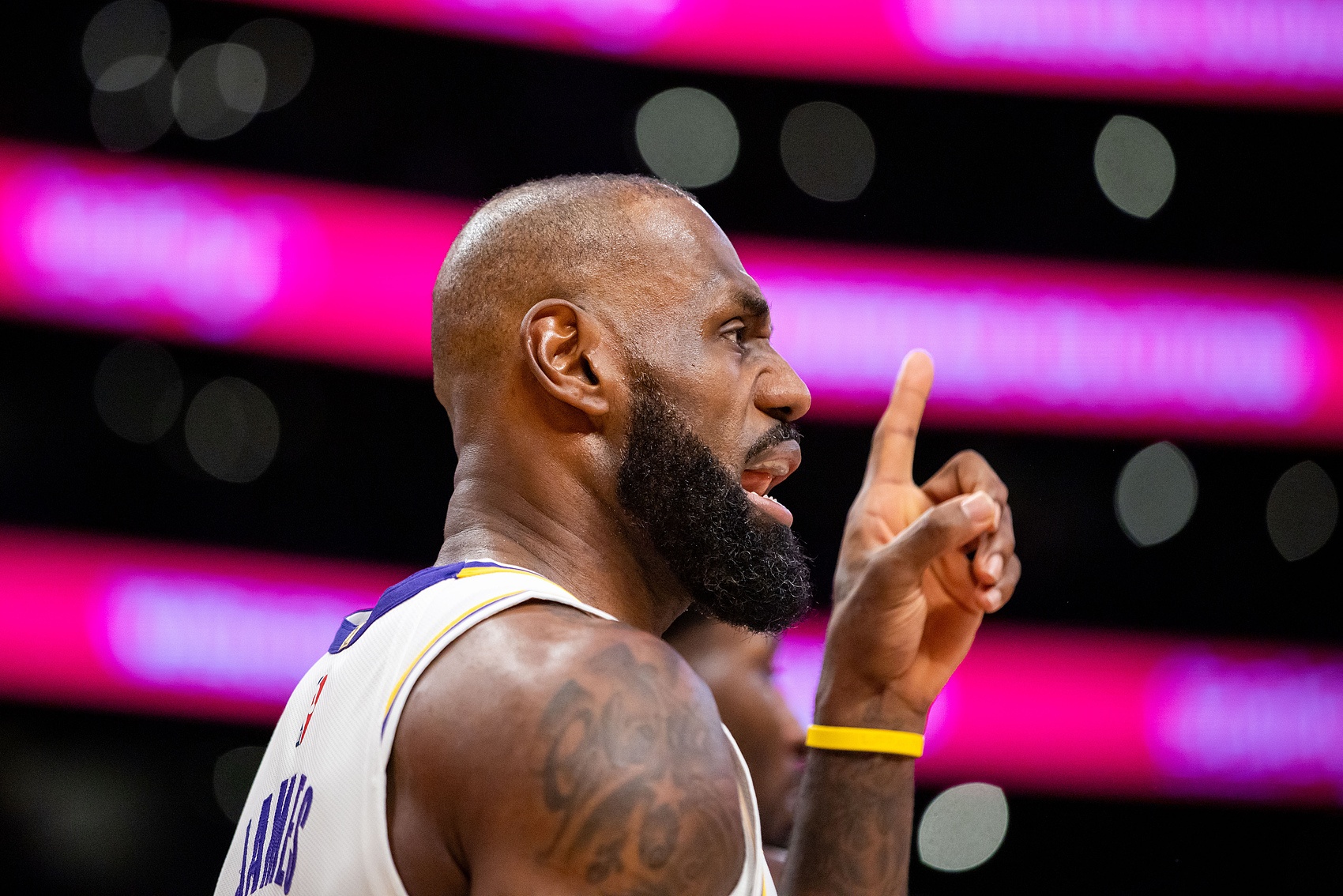 世界杯官方app下载入口-香波特：若你没按老詹的要求跑位 他会故意传球失误&amp;让教练换下你